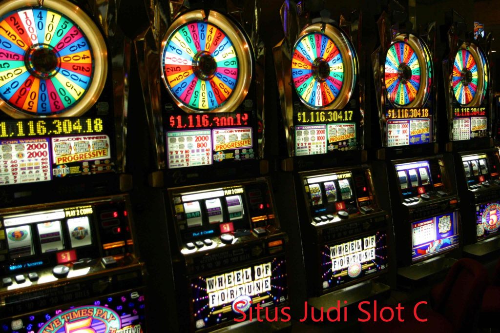 Ciri Judi Slot Online